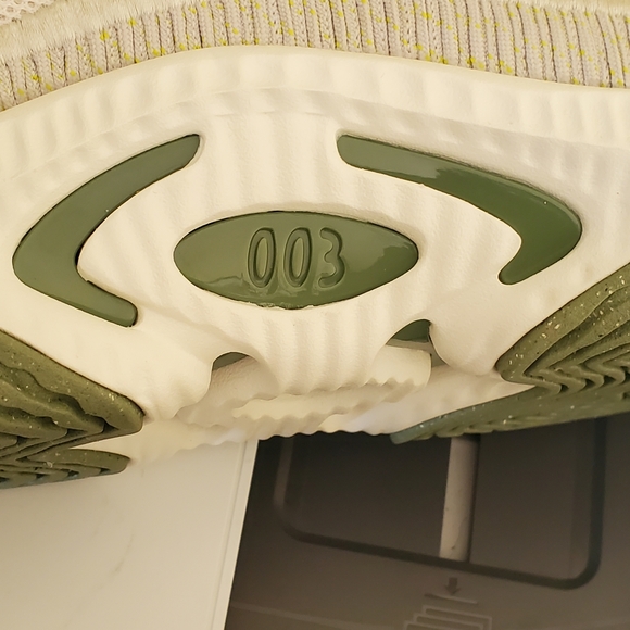 Nike Cosmic Unity 3 Mid Phantom Bright Cactus DV9087-001 Womens Size 7.5 - Picture 7 of 9